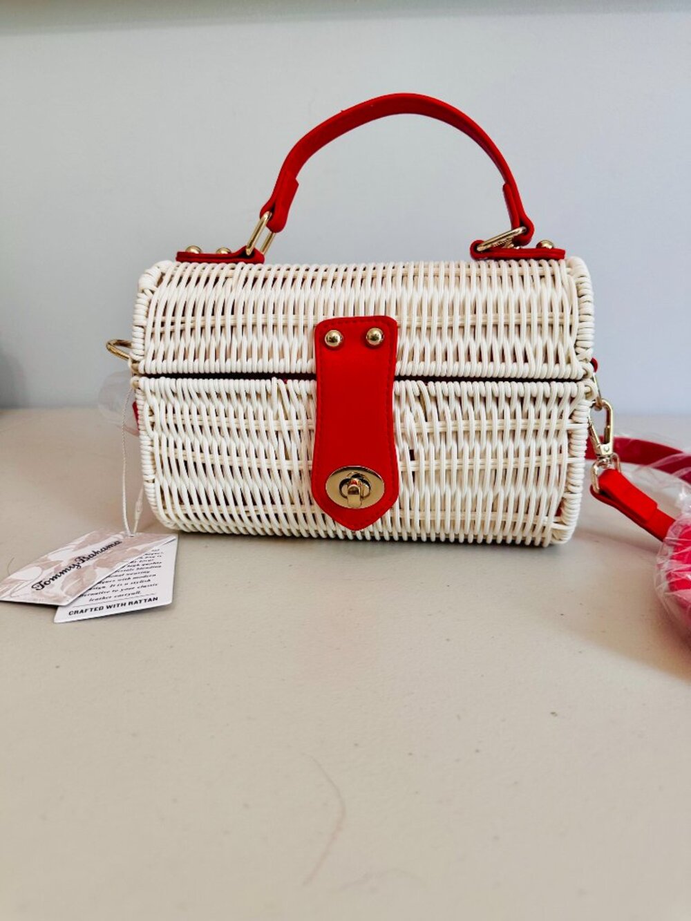 TOMMY BAHAMA RED AND WHITE RATTAN WICKER WOVEN PICNIC BASKET CROSSBODY SATCHEL